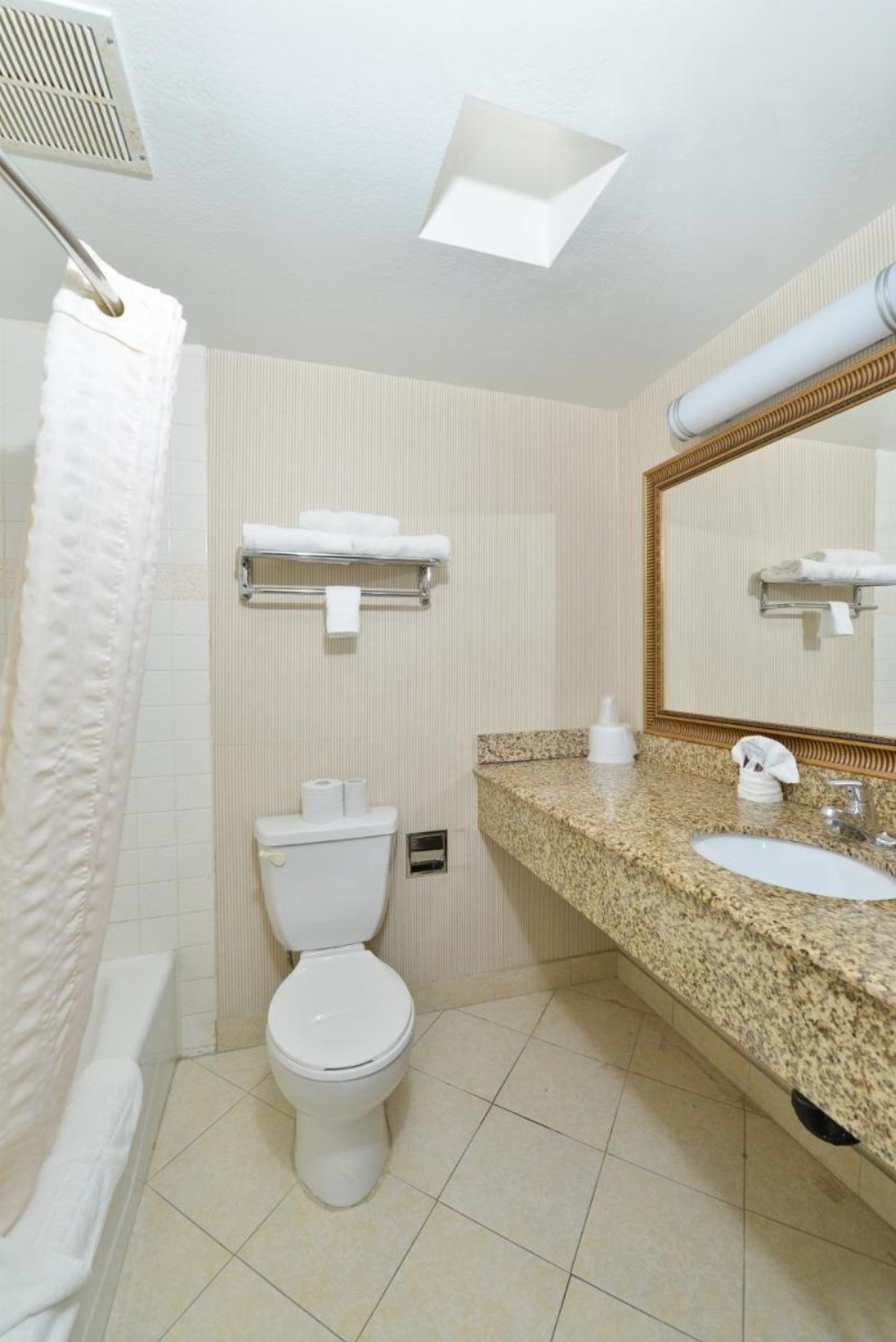 LAX Stadium Inn Image 17